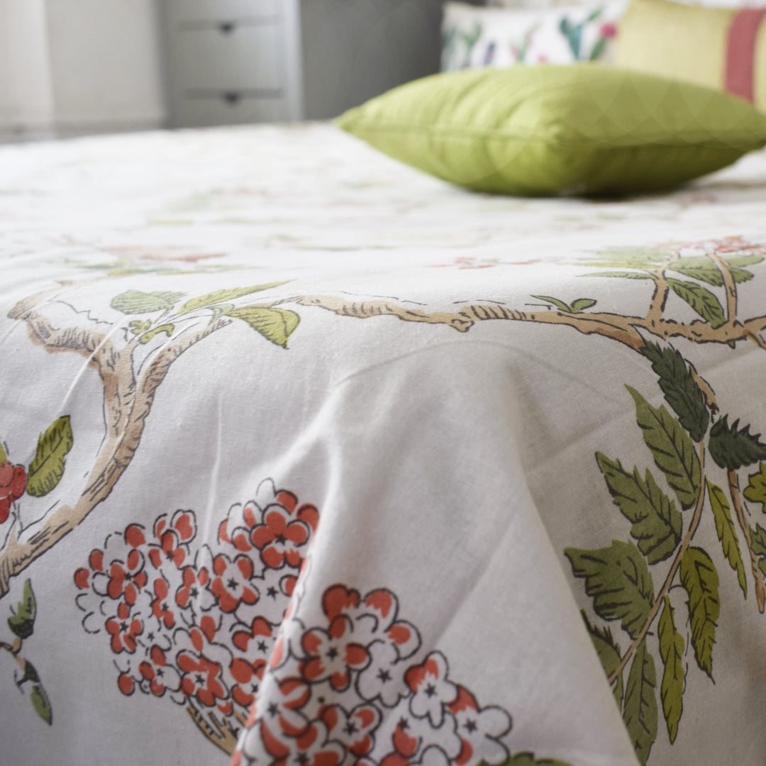 Summer Love All over Printed King Sized Bedsheet Set