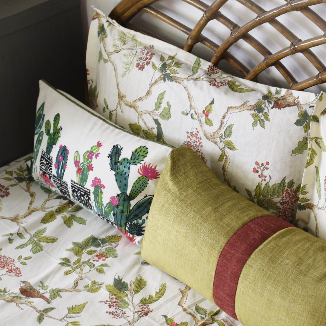 Summer Love All over Printed King Sized Bedsheet Set