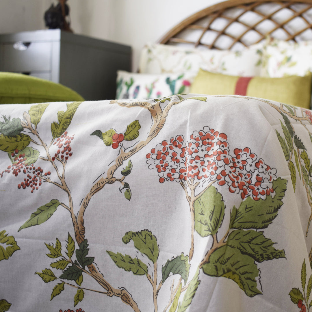 Summer Love All over Printed King Sized Bedsheet Set