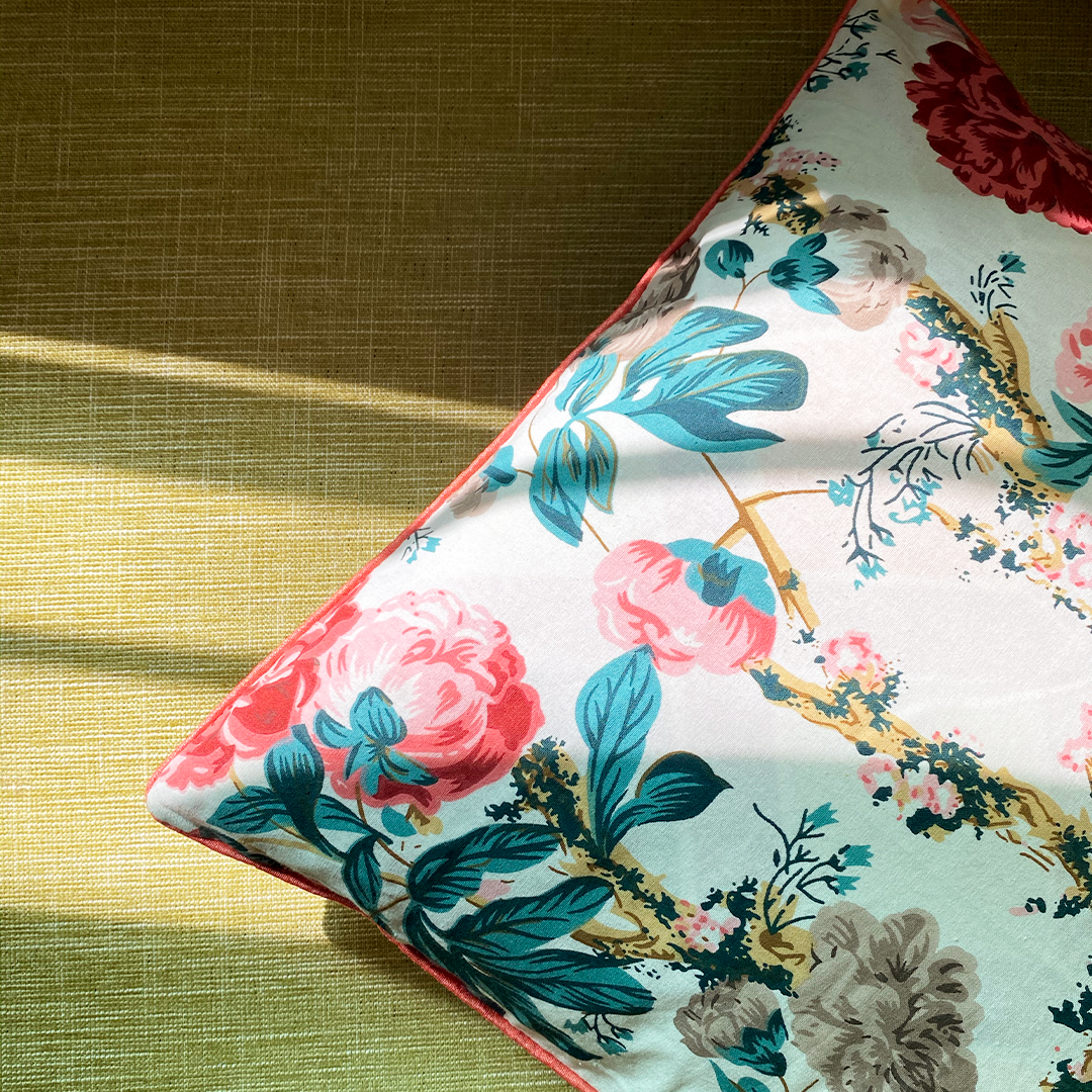 Floral bloom Cushion Cover- Pink