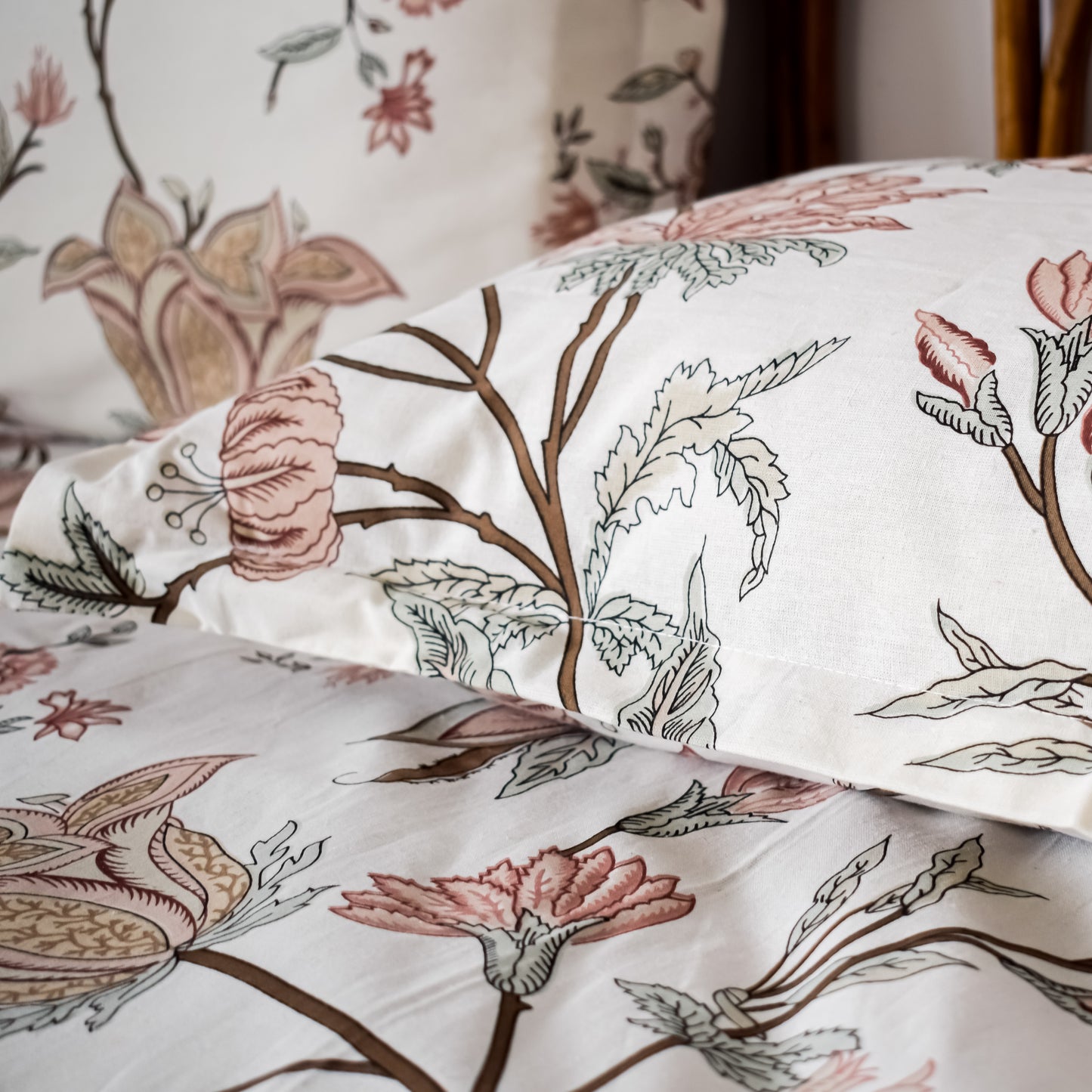 Aurora All over Printed King Sized Bedsheet- Blush Pink (108*108")
