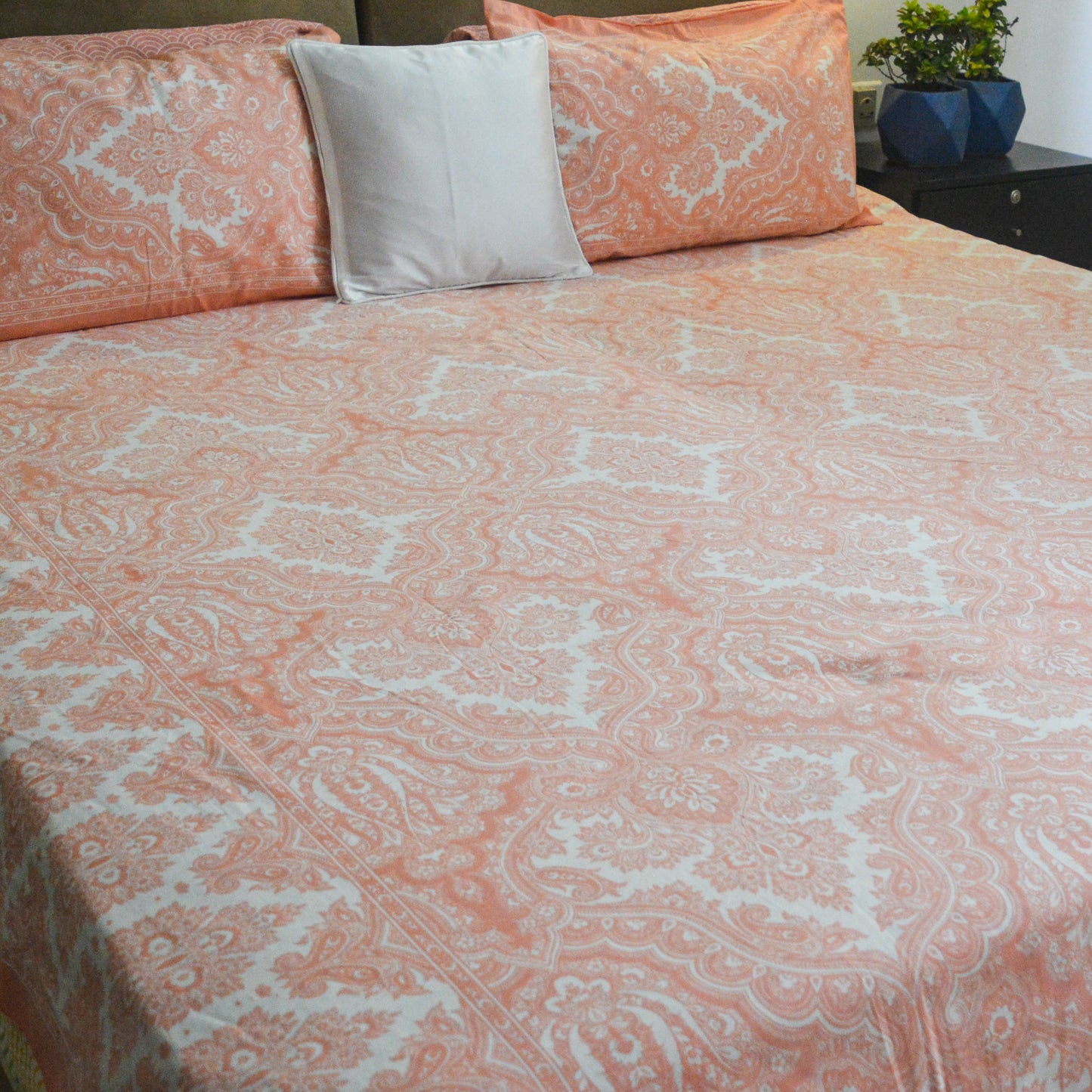 Roset All over Printed King Sized Bedsheet- Blush Pink