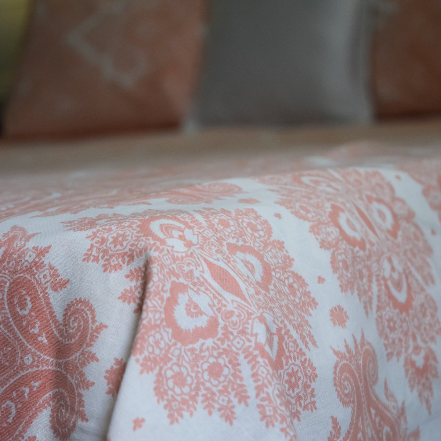 Roset All over Printed King Sized Bedsheet- Blush Pink