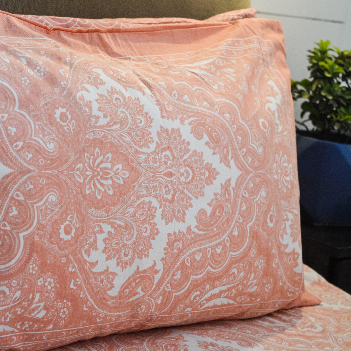Roset All over Printed King Sized Bedsheet- Blush Pink