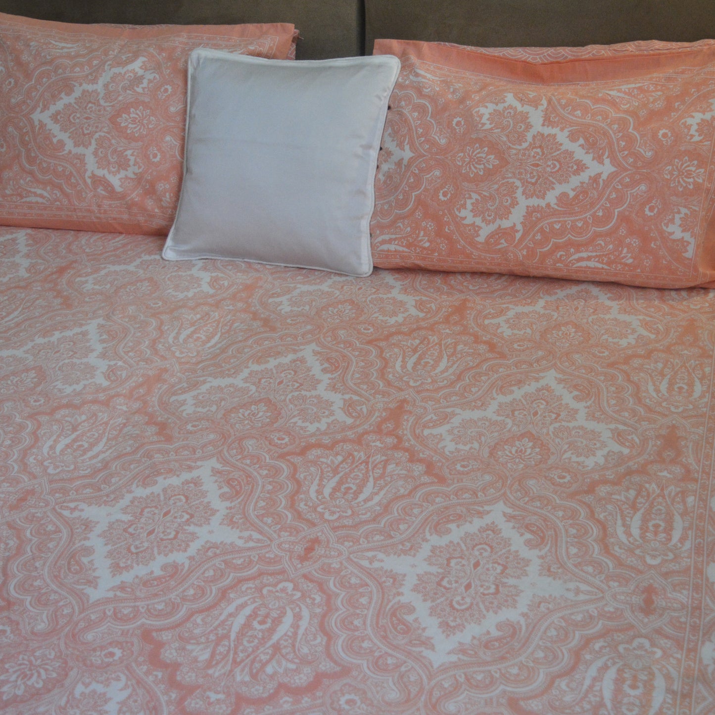 Roset All over Printed King Sized Bedsheet- Blush Pink