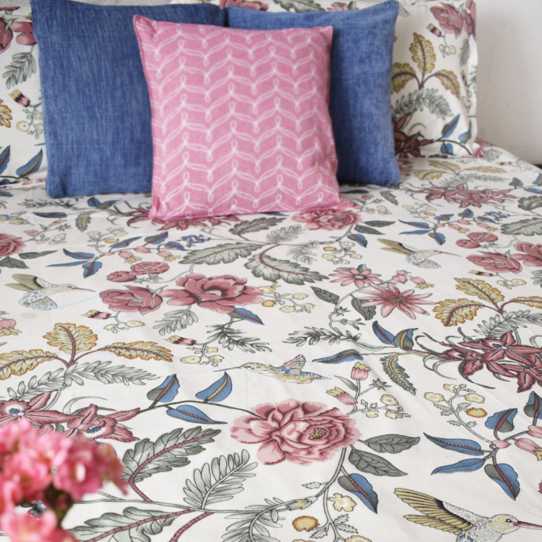 The Rosy Life All over Printed King Sized Bedsheet Set